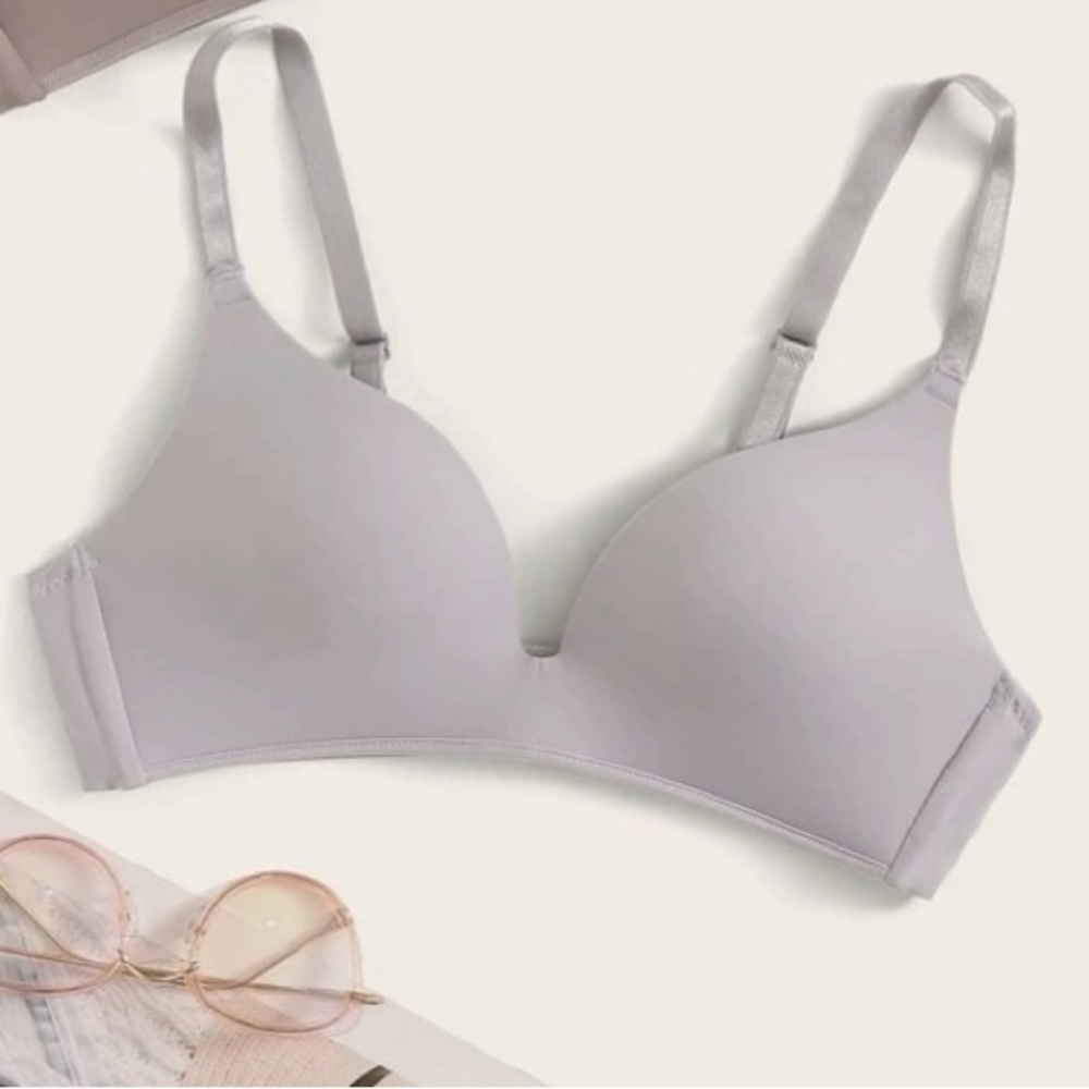 LIKE NEW! WIRELESS BRA 34B!